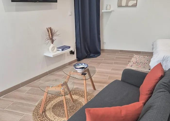 Centre Et Facultes Apartmán *